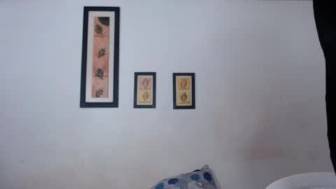 Snapshot of ebanoymarfil2 chatting on 12.03.25 Laraand Drake online show from 12.03.25