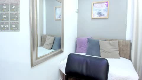 Snapshot of ebbafernandez1_ chatting on 02.12.25 online show from 02.12.25