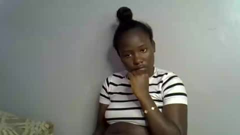 Snapshot of ebonnyqueeen chatting on 03.11.26 Queen online show from 03.11.26