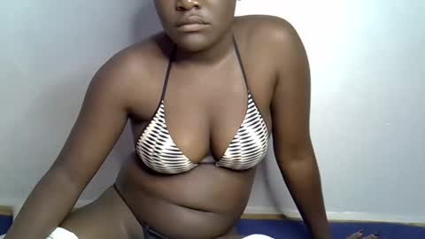 Snapshot of ebonnyqueeen chatting on 03.18.26 Queen online show from 03.18.26