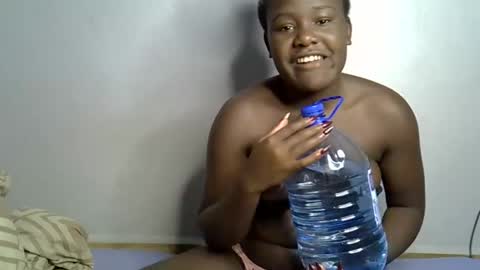 Snapshot of ebonnyqueeen chatting on 03.19.26 Queen online show from 03.19.26