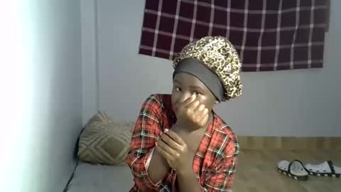 Snapshot of ebonnyqueeen chatting on 03.29.26 Queen online show from 03.29.26