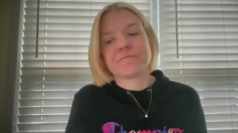 Snapshot of ebony8ivory chatting on 11.03.25 americnbarbie online show from 11.03.25