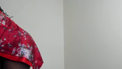 Snapshot of ebony_arya chatting on 06.18.26 Arya online show from 06.18.26