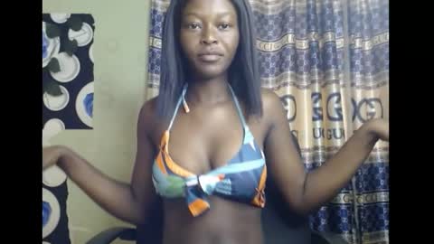 Snapshot of ebony_dark_melaninqueen chatting on 09.29.25 vicky online show from 09.29.25