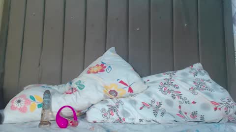 Snapshot of ebony_petite01 chatting on 03.01.25 EBONY PETITE online show from 03.01.25