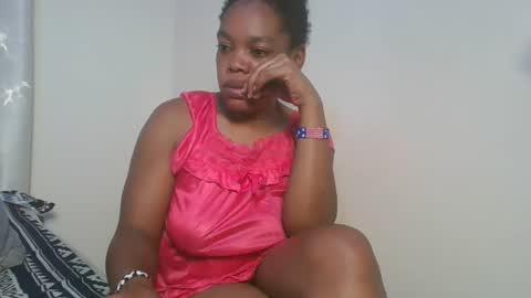 Snapshot of ebony_squiter chatting on 12.19.25 Ebony squiter online show from 12.19.25