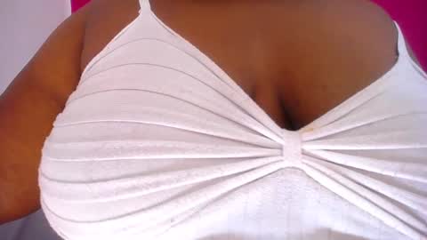 Snapshot of ebony_sugar_mommy chatting on 12.29.24 MILENA online show from 12.29.24