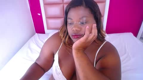 Snapshot of ebony_sugar_mommy chatting on 03.07.25 MILENA online show from 03.07.25