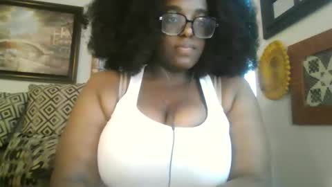 Snapshot of ebonybigtitqueen0 chatting on 05.20.26 ebonybigtitqueen0 online show from 05.20.26