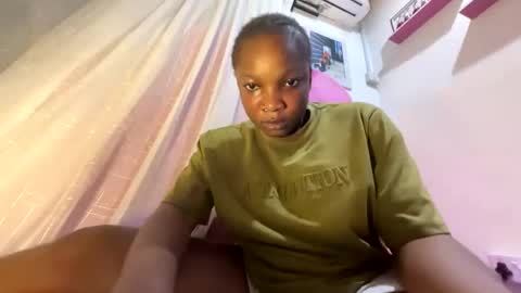 Snapshot of ebonykissxx chatting on 10.16.25 ebonykissxx online show from 10.16.25