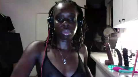 Snapshot of ebonyroseluv chatting on 08.02.26 ebonyroseluv online show from 08.02.26