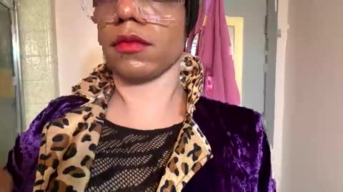 Snapshot of ebonysissy615 chatting on 11.30.25 SissyDior online show from 11.30.25