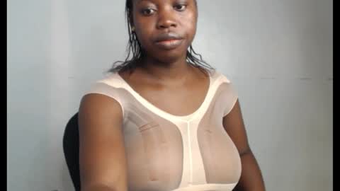 Snapshot of ebonyx_dripqueen chatting on 11.06.25 Loveth online show from 11.06.25