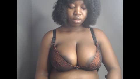Snapshot of ebonyx_dripqueen chatting on 11.29.25 Loveth online show from 11.29.25