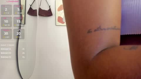 Snapshot of ebonyy_petite_69 chatting on 11.24.25 ebonyy_petite_69 online show from 11.24.25