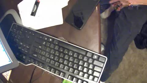 Snapshot of eddiemakina chatting on 02.11.25 eddiemakina online show from 02.11.25