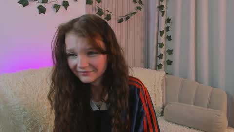 Snapshot of edithgalpin chatting on 01.20.25 Lisa online show from 01.20.25