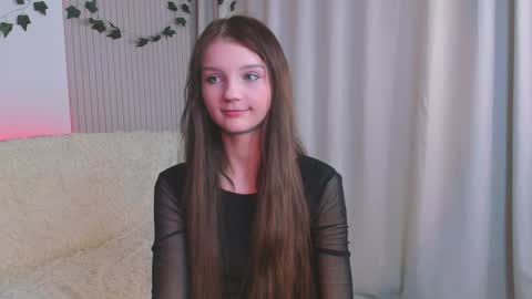 Snapshot of edithgalpin chatting on 03.01.25 Lisa online show from 03.01.25