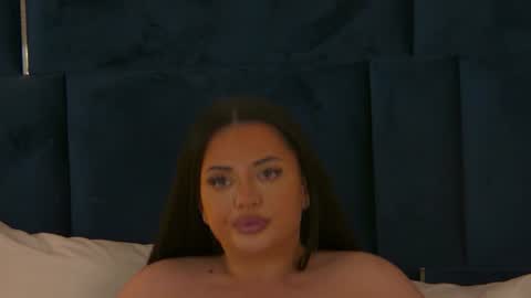 Snapshot of editholiviere chatting on 06.18.26 Edith online show from 06.18.26