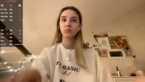 Snapshot of edlinhazleton chatting on 10.03.25 Dana online show from 10.03.25