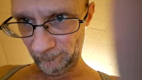 Snapshot of edmundton chatting on 02.21.25 Eddy online show from 02.21.25