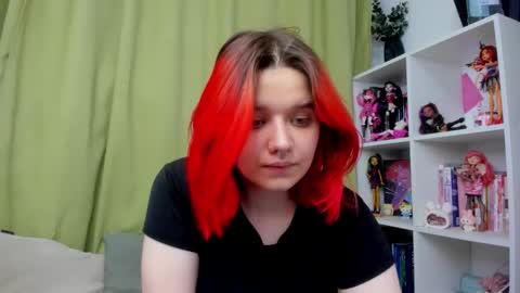 Snapshot of edna_dana chatting on 10.02.25 Edna online show from 10.02.25