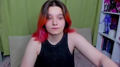 Snapshot of edna_dana chatting on 11.20.25 Edna online show from 11.20.25