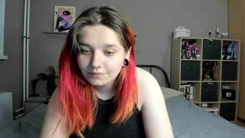 Snapshot of edna_dana chatting on 07.18.26 Edna online show from 07.18.26