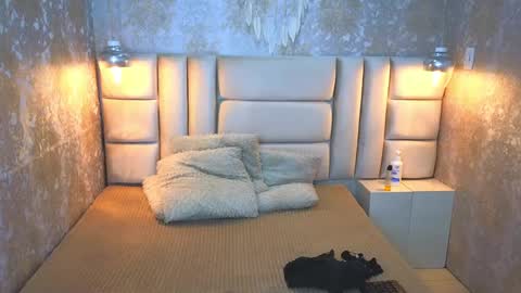 EdnaJarath online show from 01.27.25