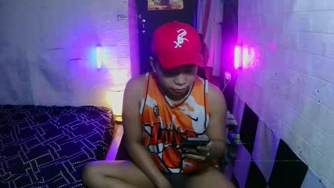 Snapshot of edrianburca052 chatting on 10.24.25 urasian chub online show from 10.24.25