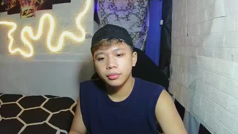 Snapshot of edrianburca052 chatting on 11.16.25 urasian chub online show from 11.16.25