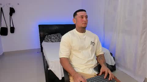 Snapshot of eduar_wild chatting on 02.09.26 Eduar Wild online show from 02.09.26