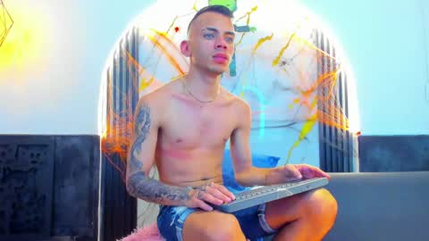 Snapshot of edward_24_ chatting on 10.19.25 Edward Colleman online show from 10.19.25