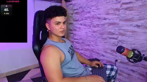 Snapshot of edward__clarck chatting on 06.15.26 EDWARD CLARCK online show from 06.15.26