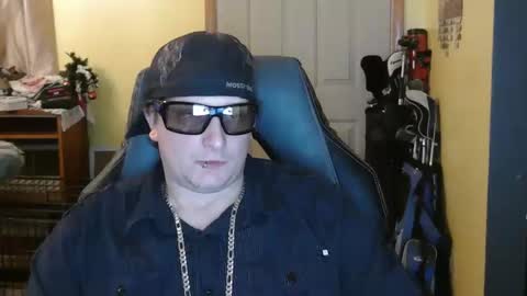 edwardaims_2please online show from 12.17.25