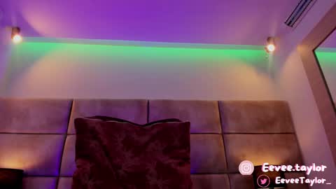 Eevee online show from 02.12.25