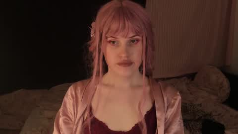 Effie Mur online show from 12.15.24