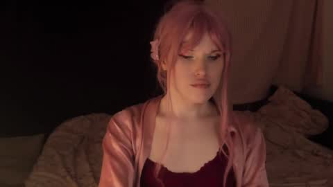 Effie Mur online show from 01.05.25