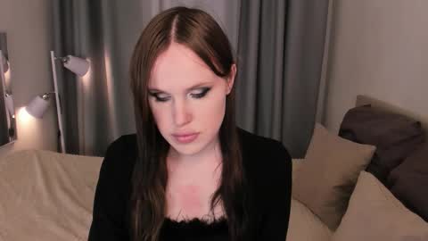 Effie Mur online show from 03.25.26