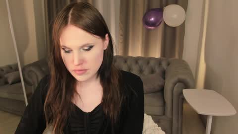 Effie Mur online show from 04.11.26