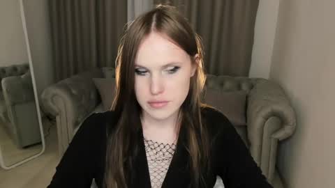 Effie Mur online show from 04.16.26