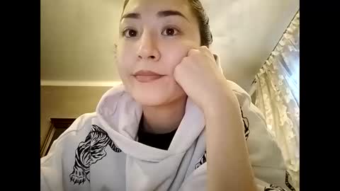 Effy online show from 12.26.24