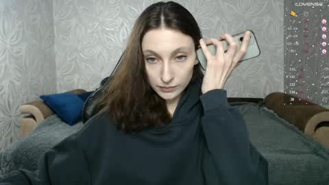 Snapshot of effy_gray chatting on 05.15.26 Anna online show from 05.15.26