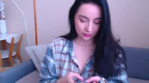 Effy online show from 12.17.24