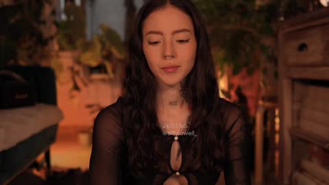 Effy online show from 01.24.25