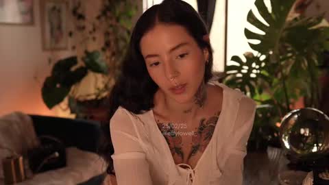 Effy online show from 02.25.25