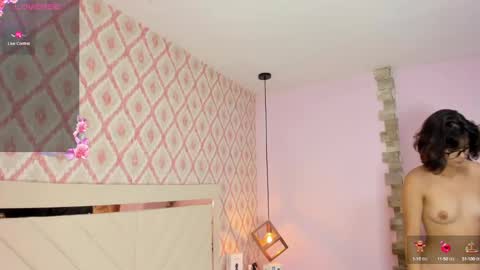  E F F Y  online show from 12.10.24