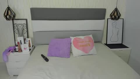  E F F Y  online show from 02.03.25