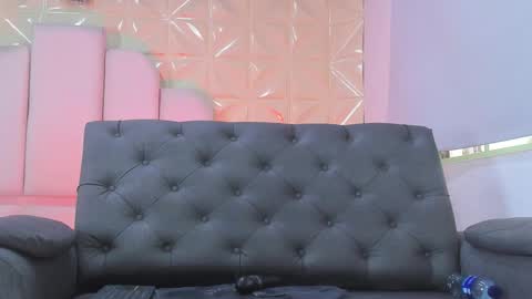 Snapshot of eileenestrada chatting on 02.20.25 Eileen from your heart online show from 02.20.25